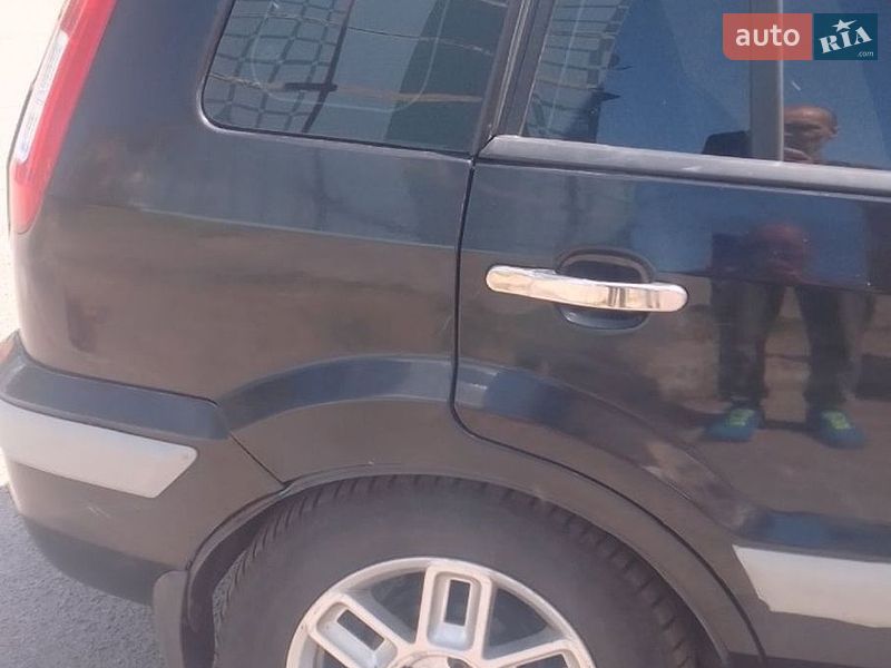 Хетчбек Ford Fusion 2008 в Кам'янському