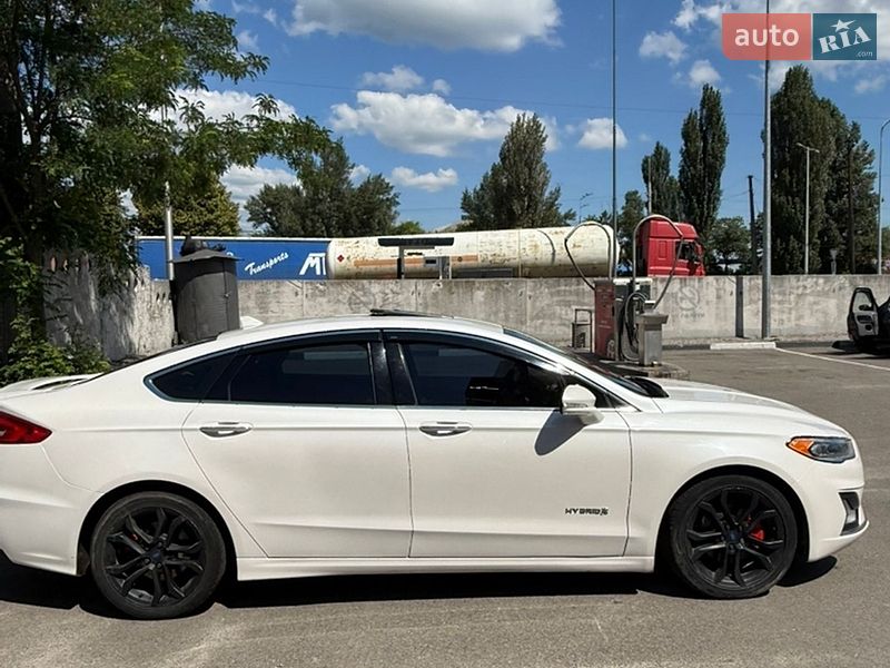Седан Ford Fusion 2019 в Києві