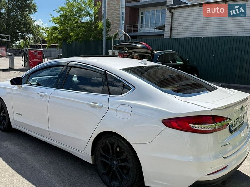 Седан Ford Fusion 2019 в Києві