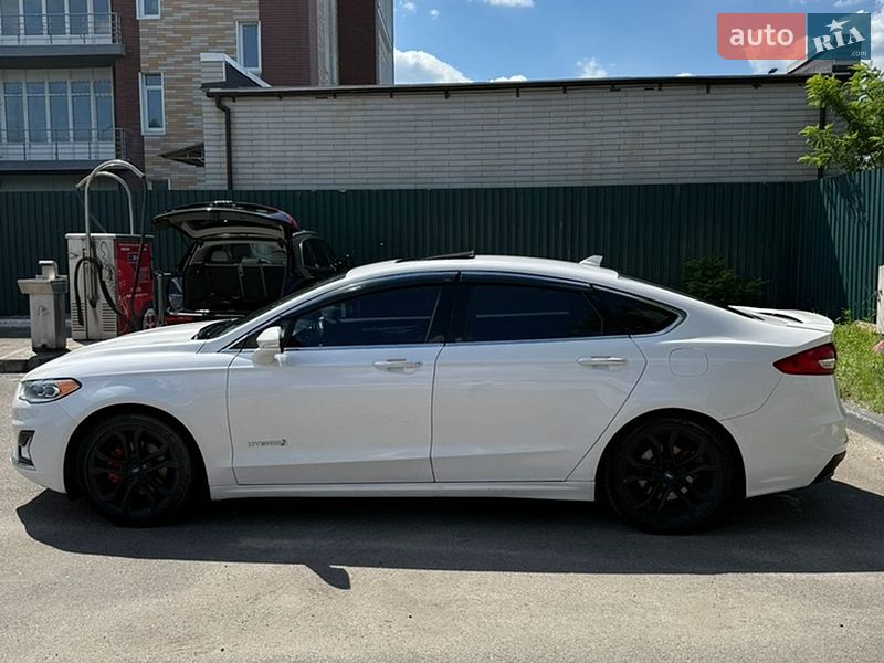 Седан Ford Fusion 2019 в Києві