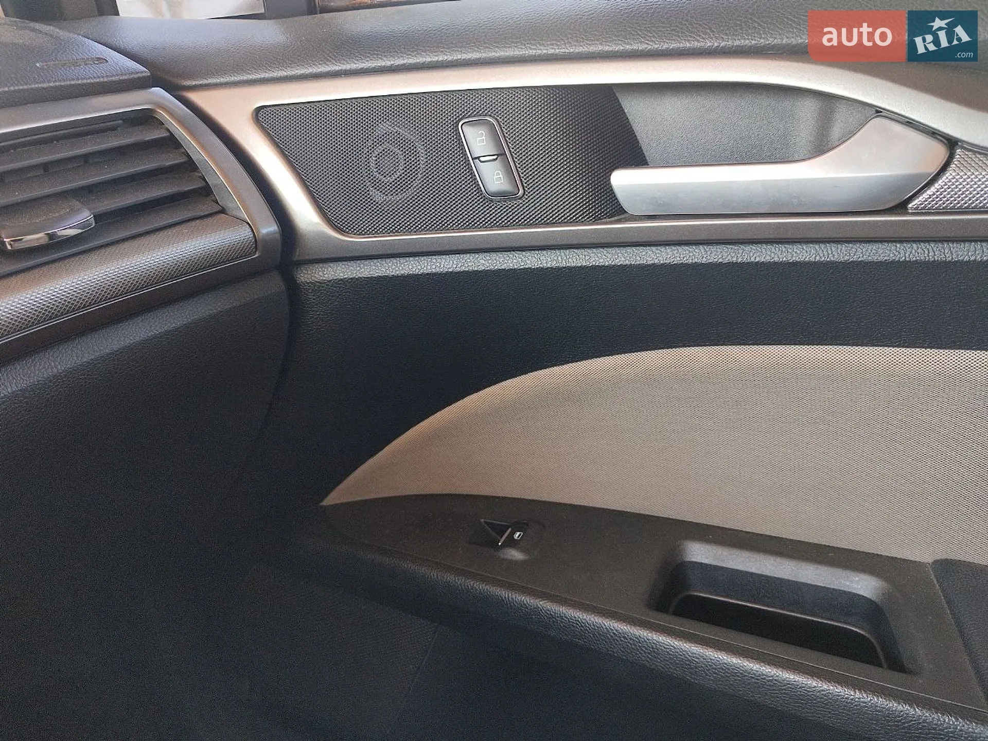 2016 Ford Fusion - мініатюра 15