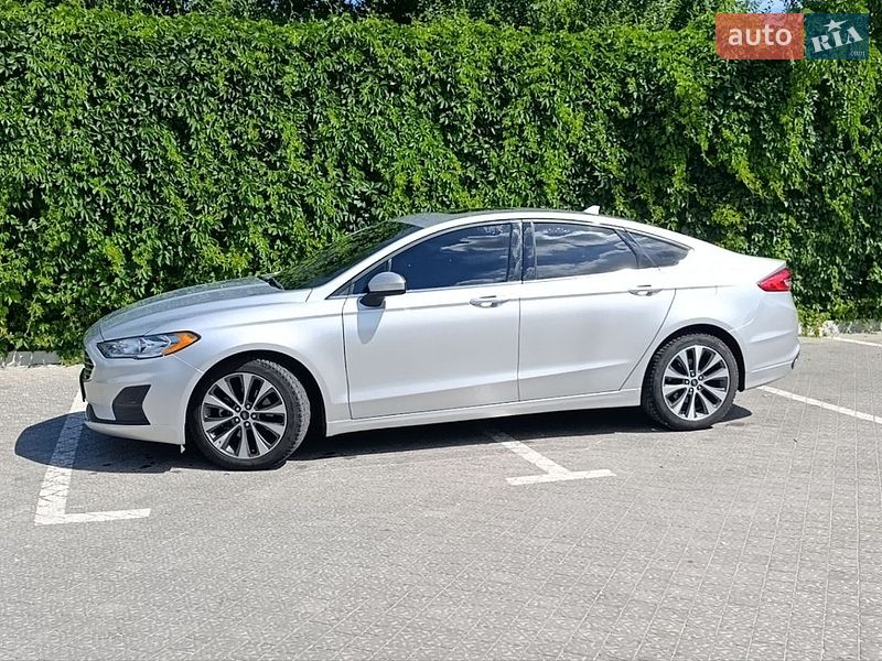 Седан Ford Fusion 2019 в Запоріжжі