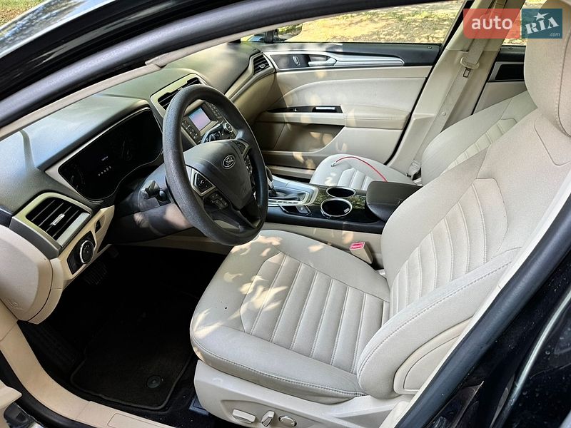 Седан Ford Fusion 2013 в Ужгороде