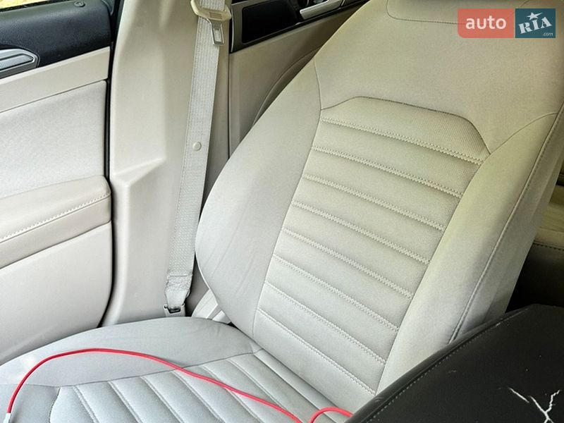 Седан Ford Fusion 2013 в Ужгороде