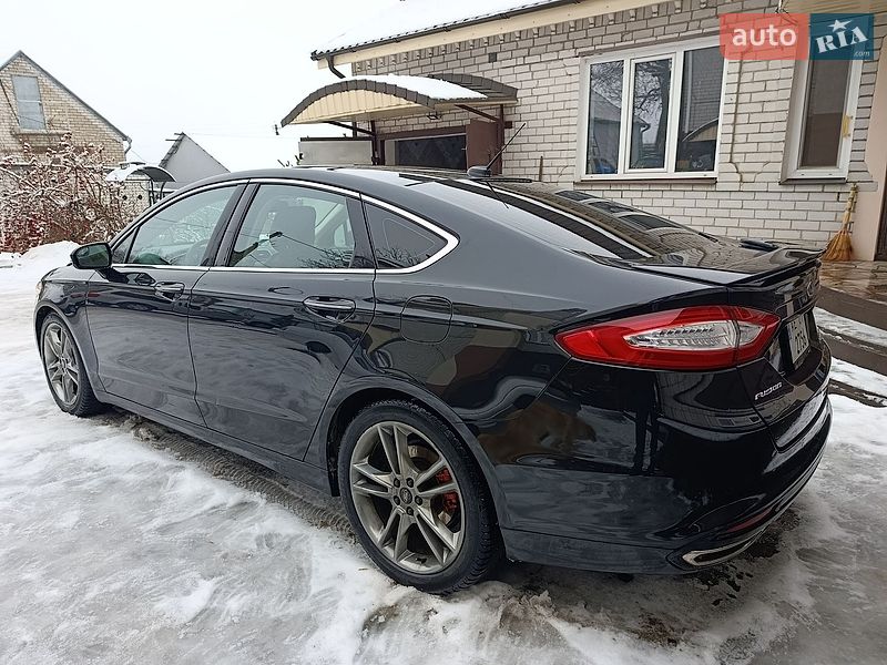 Седан Ford Fusion 2013 в Губинихи