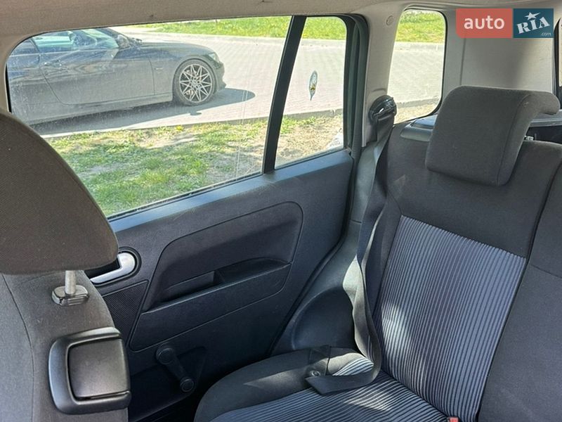 Хэтчбек Ford Fusion 2005 в Луцке