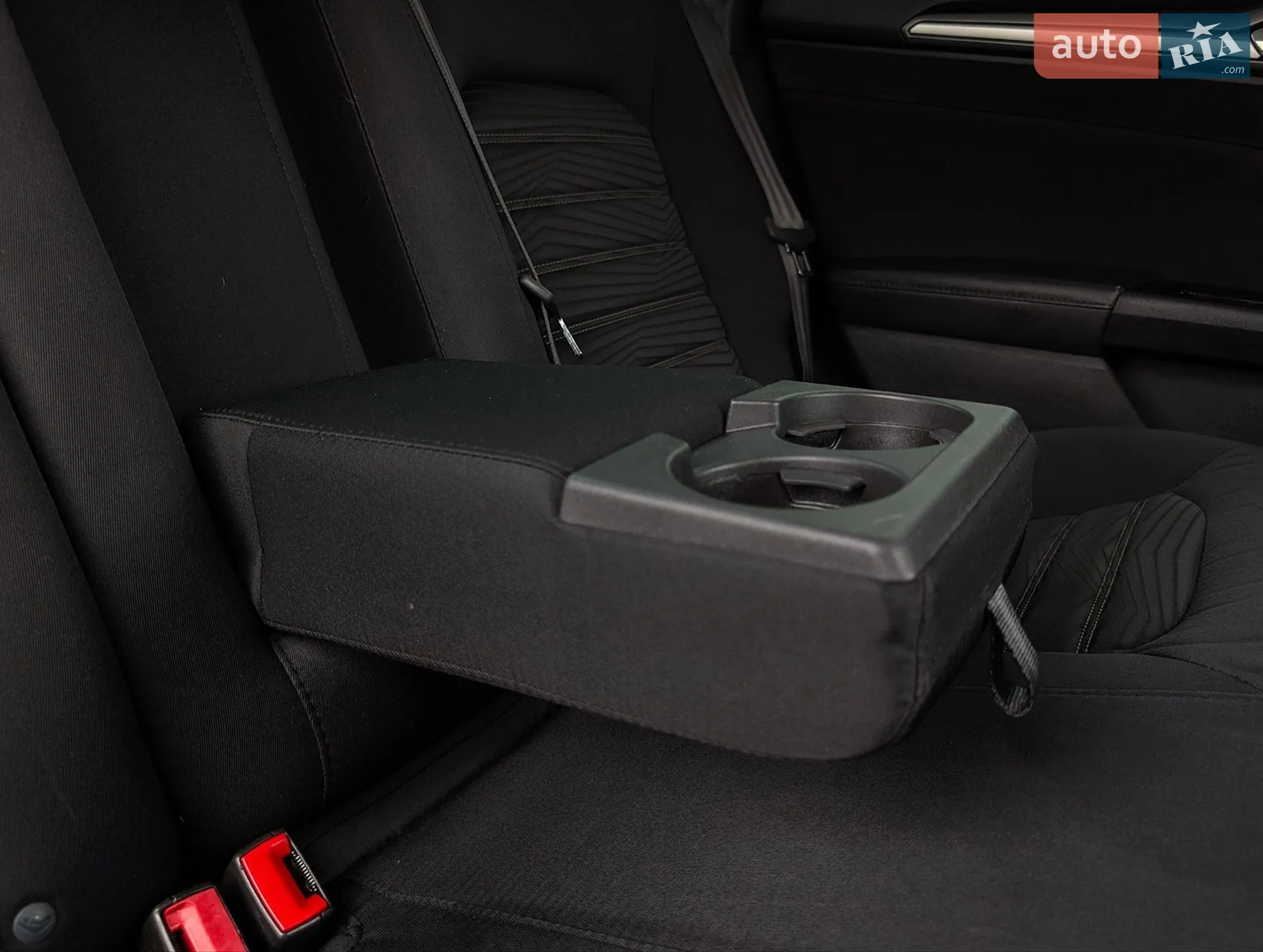 2016 Ford Fusion - мініатюра 38