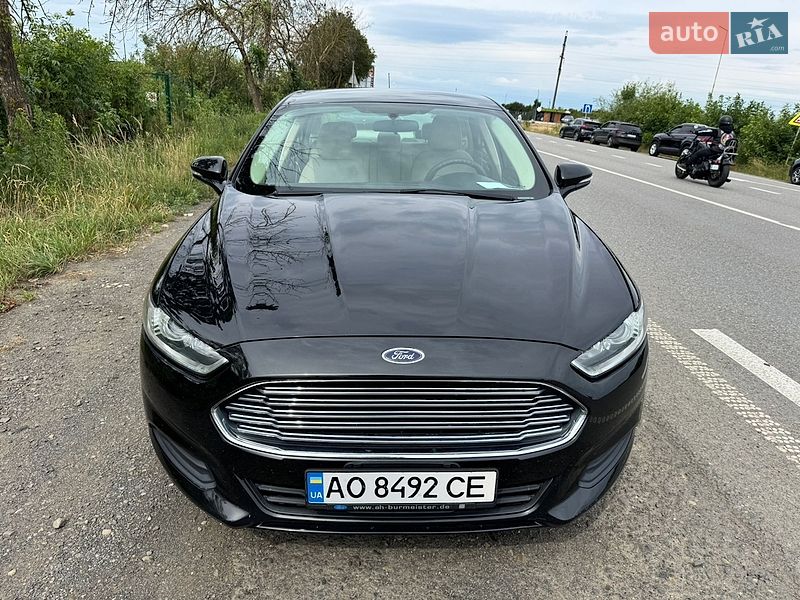 Седан Ford Fusion 2013 в Ужгороде