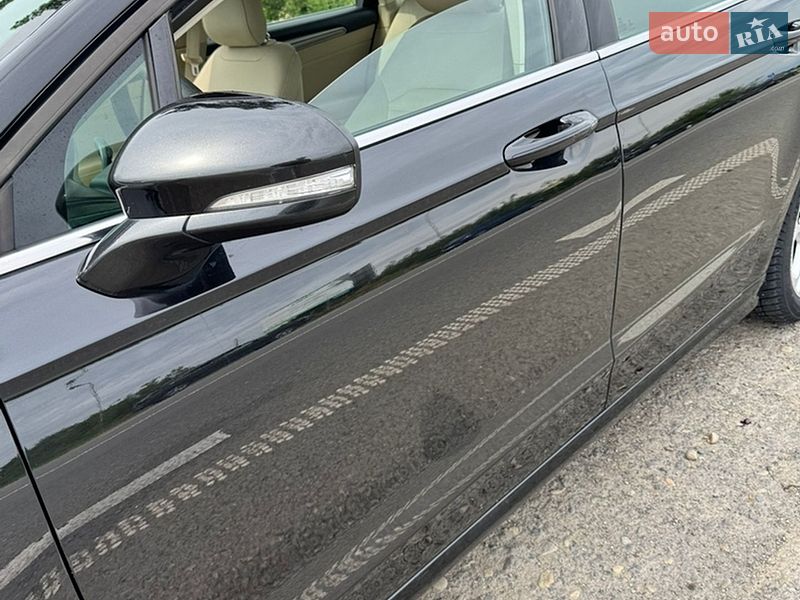 Седан Ford Fusion 2013 в Ужгороде