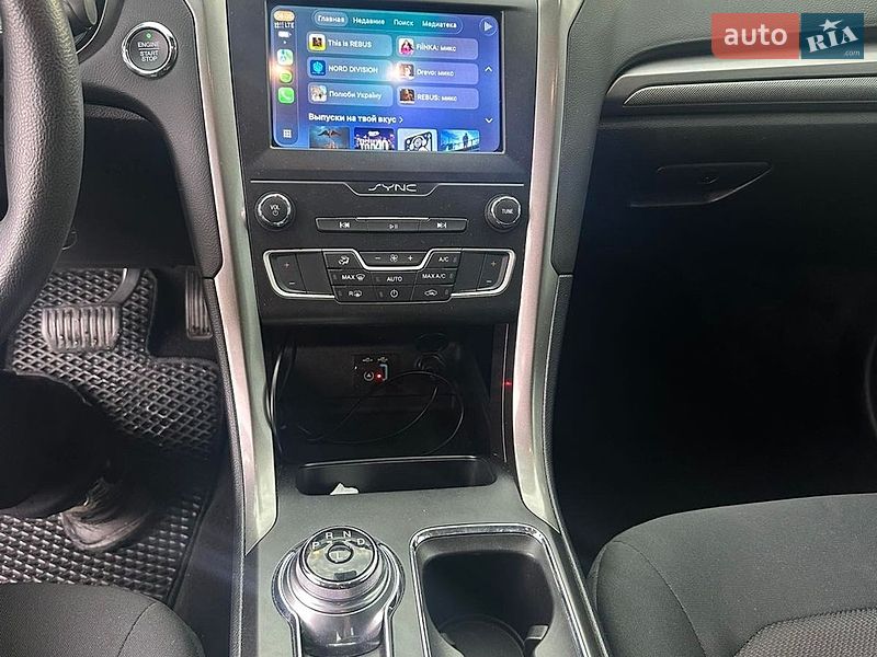 Седан Ford Fusion 2019 в Ужгороді