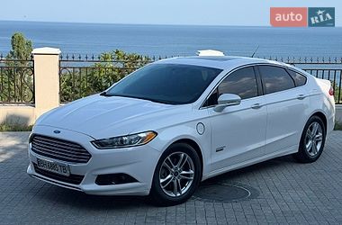 Седан Ford Fusion 2015 в Одесі