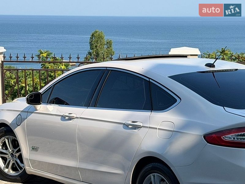 Седан Ford Fusion 2015 в Одесі