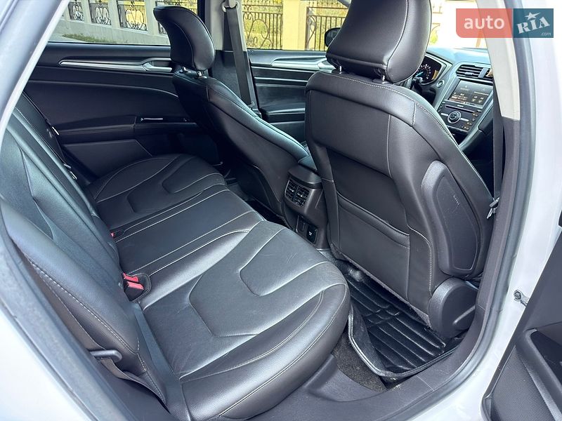 Седан Ford Fusion 2015 в Одесі