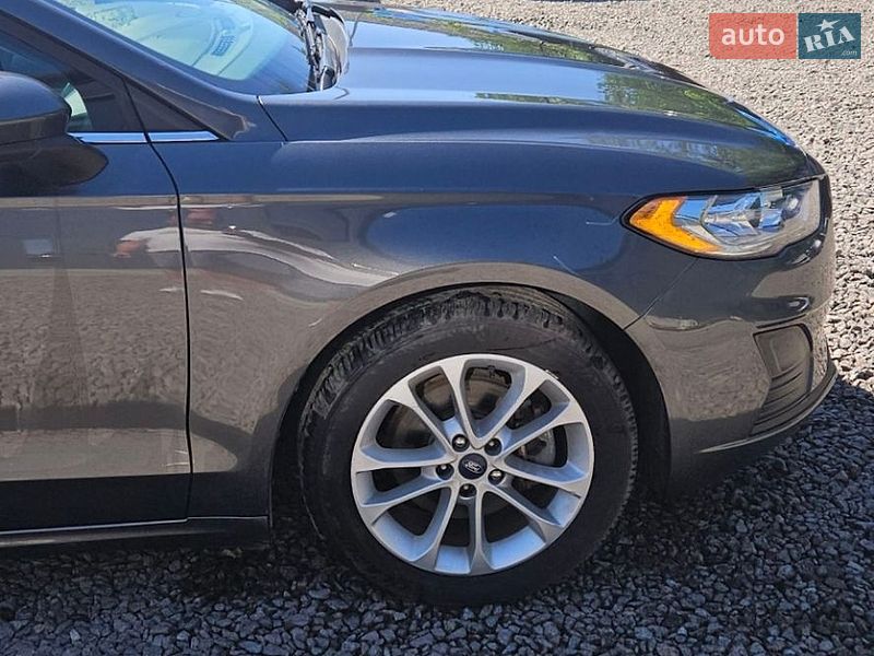 Седан Ford Fusion 2020 в Коростене