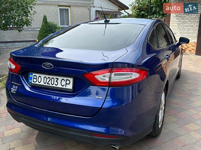 Седан Ford Fusion 2015 в Львові