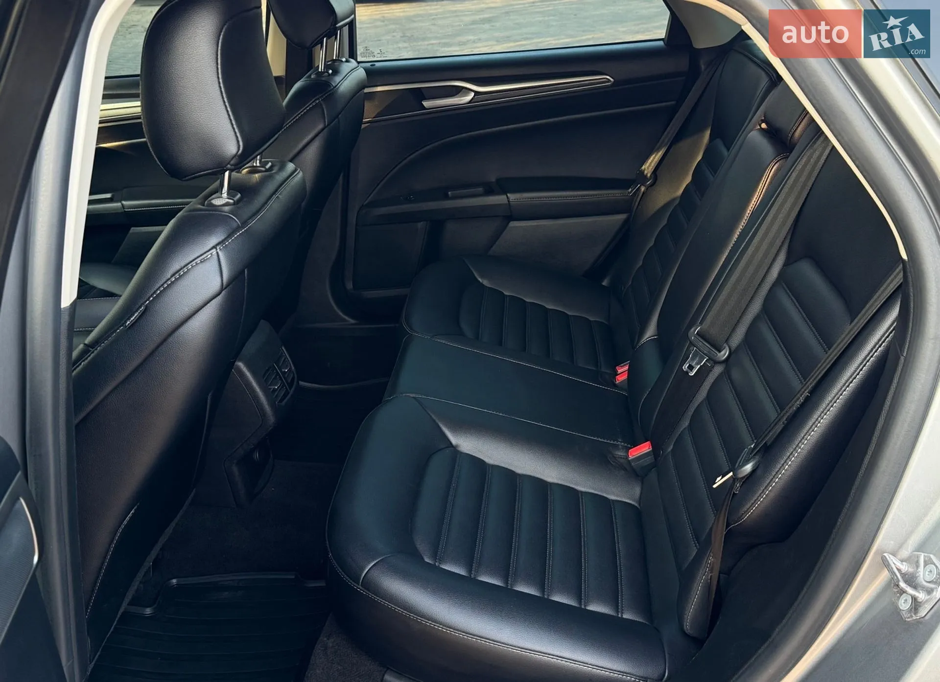 2020 Ford Fusion - мініатюра 24