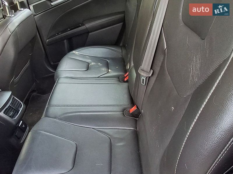 Седан Ford Fusion 2013 в Смілі