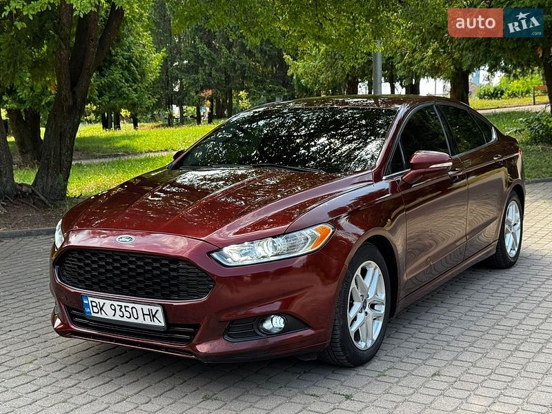 Седан Ford Fusion 2015 в Ровно