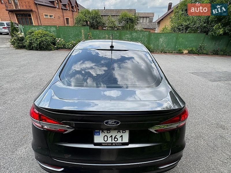 Седан Ford Fusion 2019 в Виннице