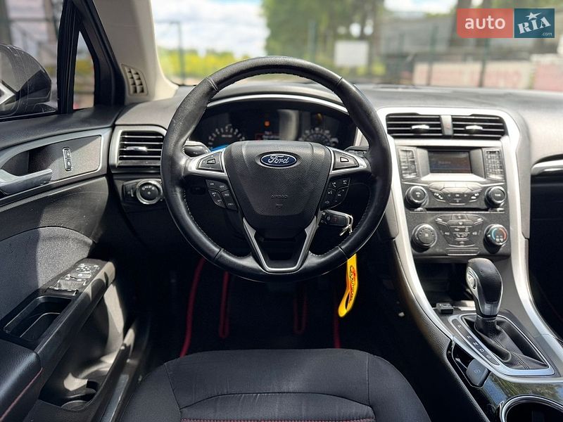 Седан Ford Fusion 2014 в Умани