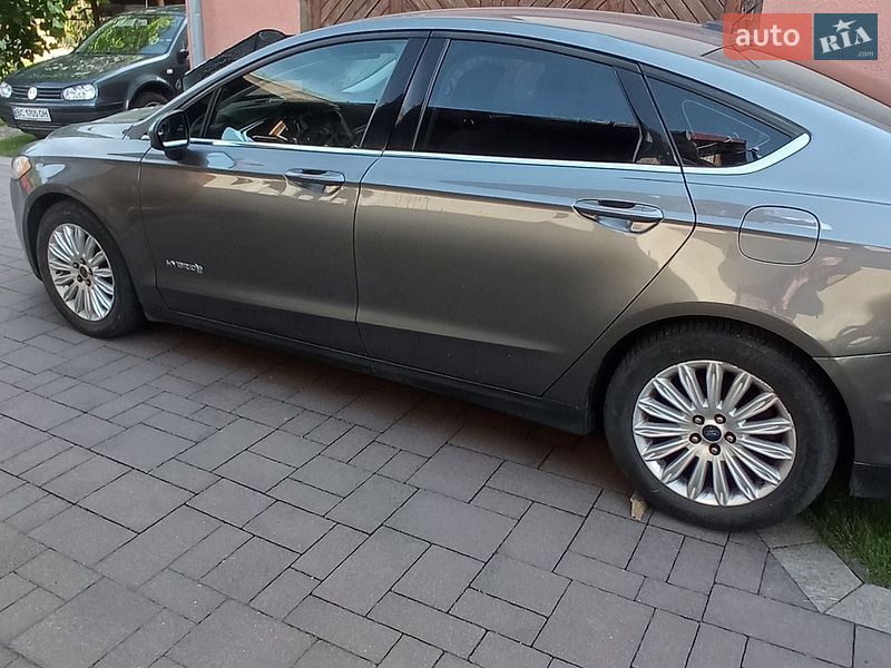 Седан Ford Fusion 2014 в Яворове