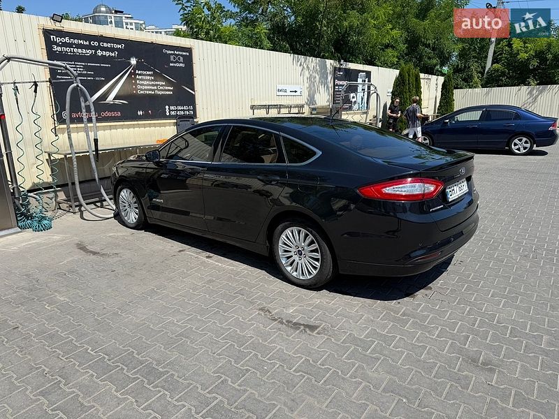 Седан Ford Fusion 2014 в Одесі