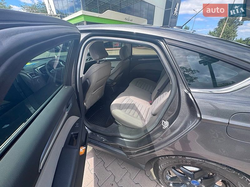 Седан Ford Fusion 2015 в Києві