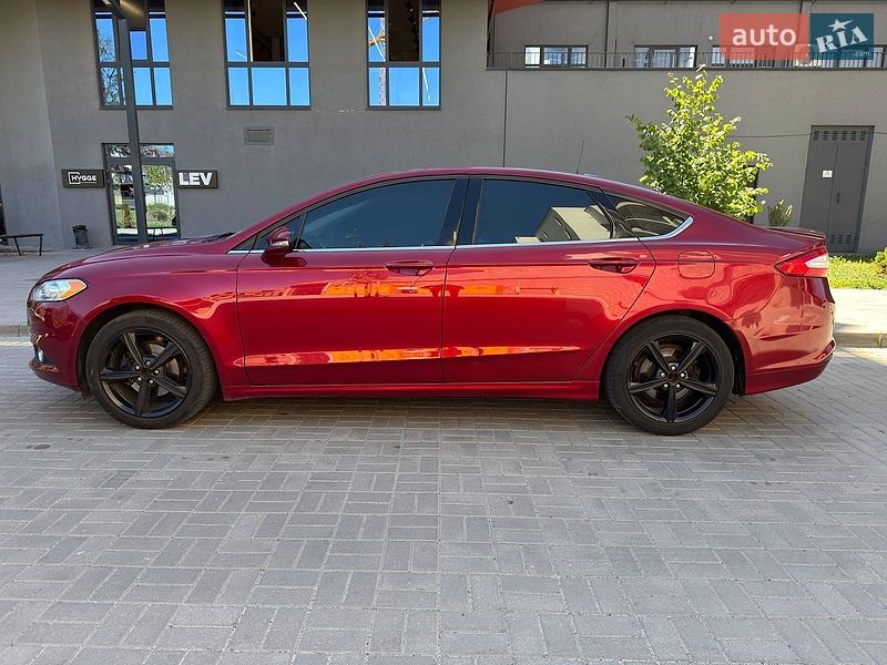 Седан Ford Fusion 2015 в Львові