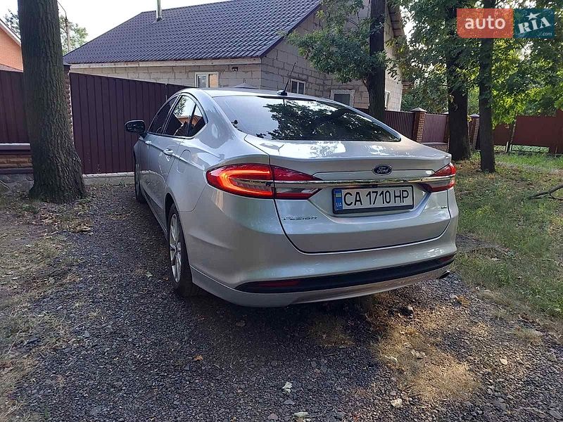 Седан Ford Fusion 2017 в Умани