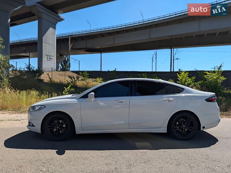 Седан Ford Fusion 2015 в Києві