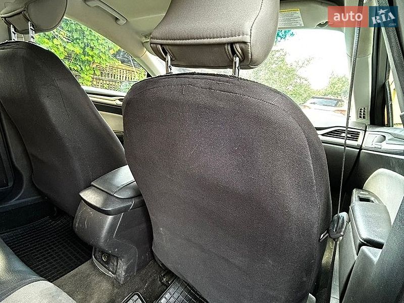 Седан Ford Fusion 2015 в Львові