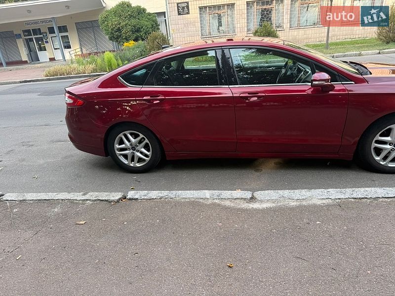 Седан Ford Fusion 2015 в Чернігові