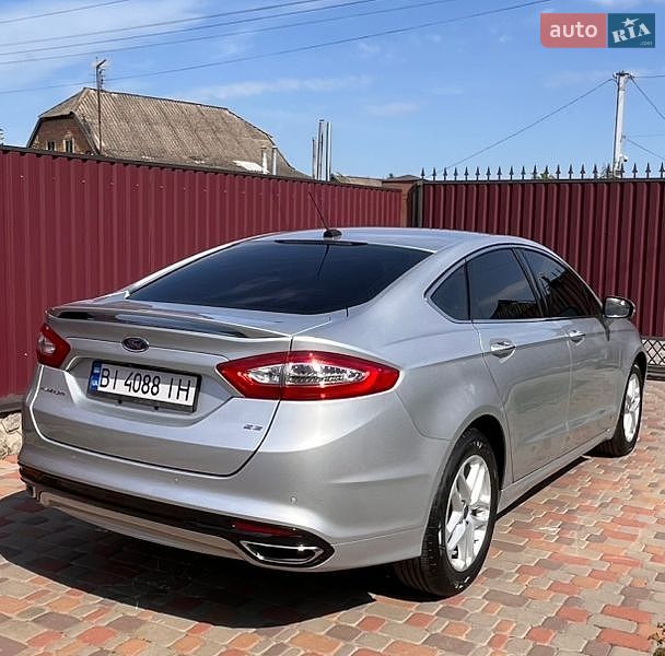 Седан Ford Fusion 2016 в Миргороде
