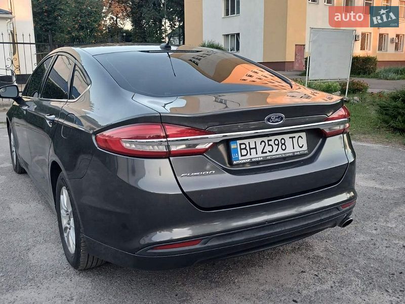 Седан Ford Fusion 2016 в Лубнах