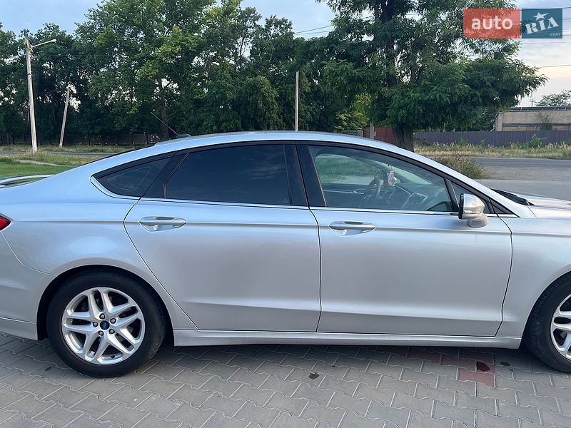 Седан Ford Fusion 2014 в Измаиле