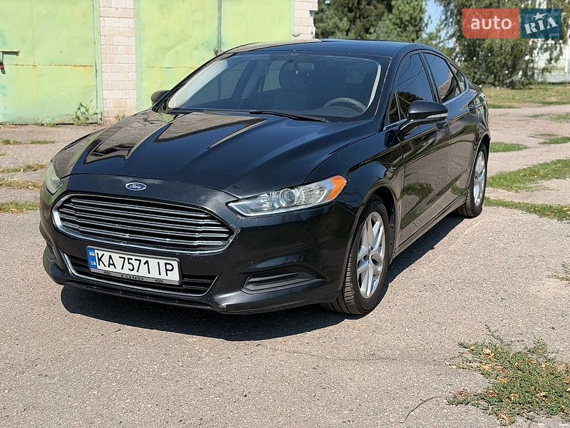 Седан Ford Fusion 2015 в Гребінках