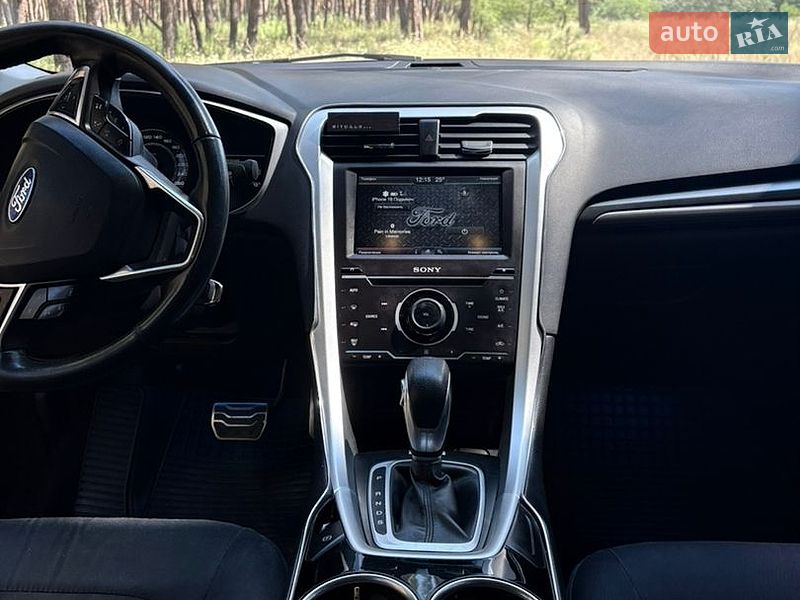 Седан Ford Fusion 2013 в Кам'янському