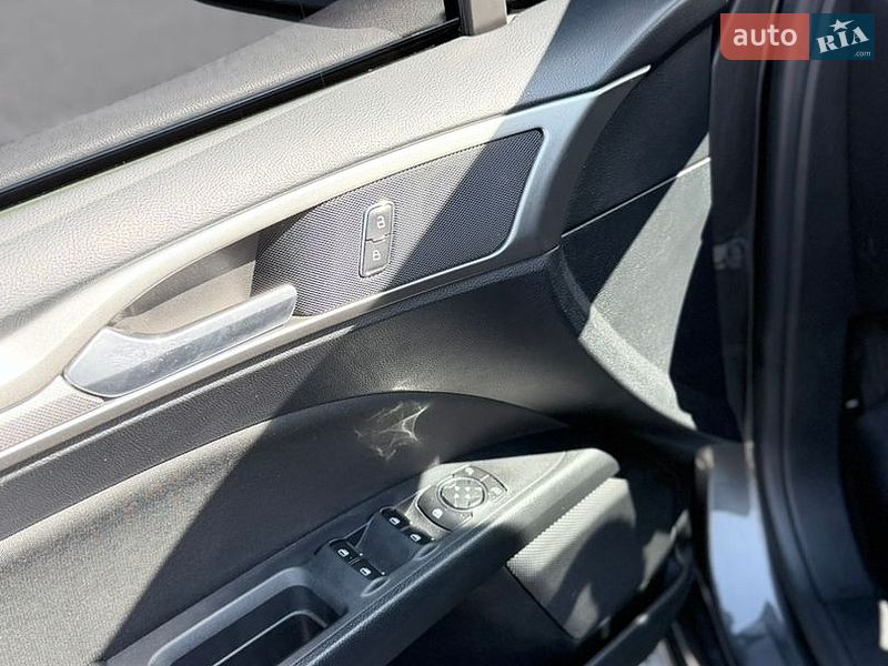 Седан Ford Fusion 2018 в Дніпрі