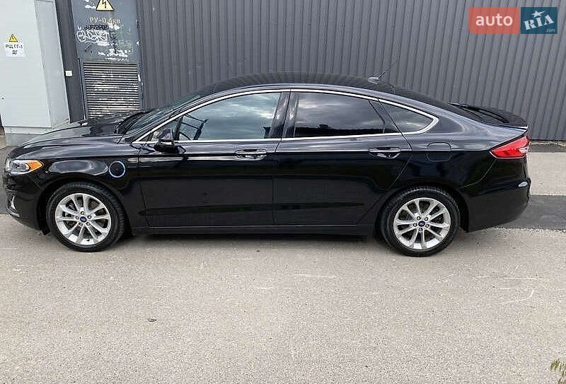 Седан Ford Fusion 2018 в Івано-Франківську