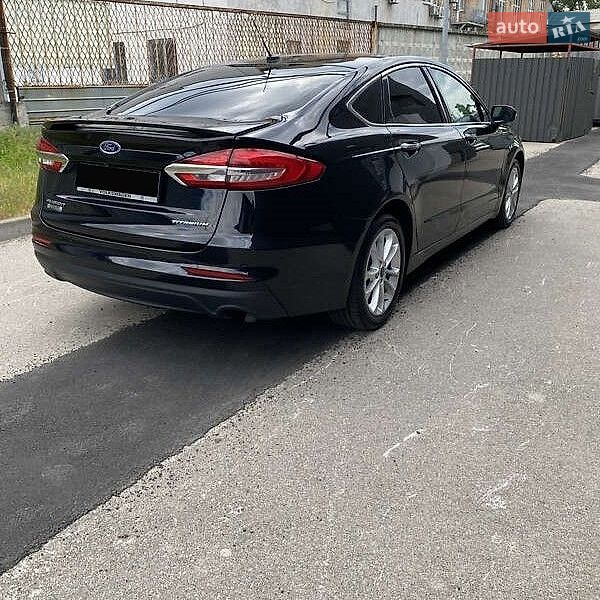 Седан Ford Fusion 2018 в Івано-Франківську