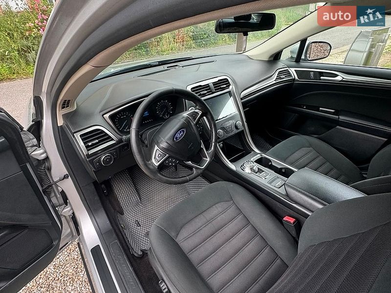 Седан Ford Fusion 2016 в Львові