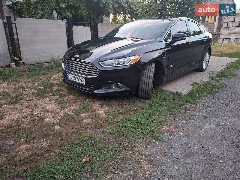 Седан Ford Fusion 2015 в Лубнах