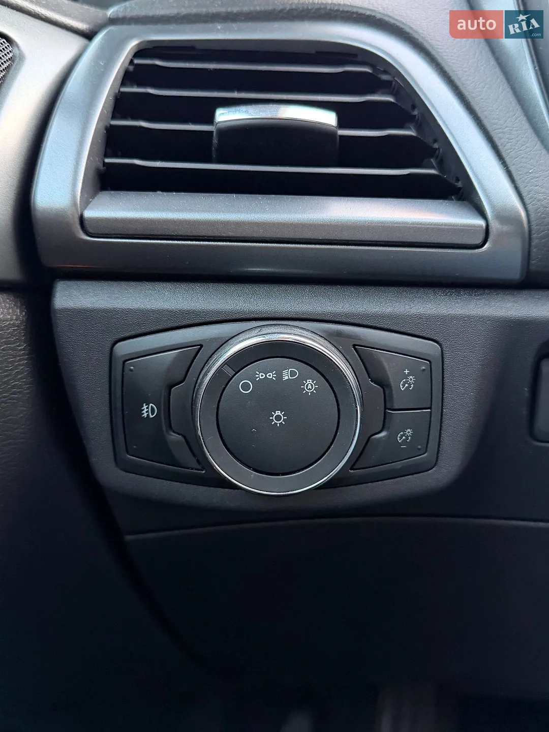 2012 Ford Fusion - мініатюра 27