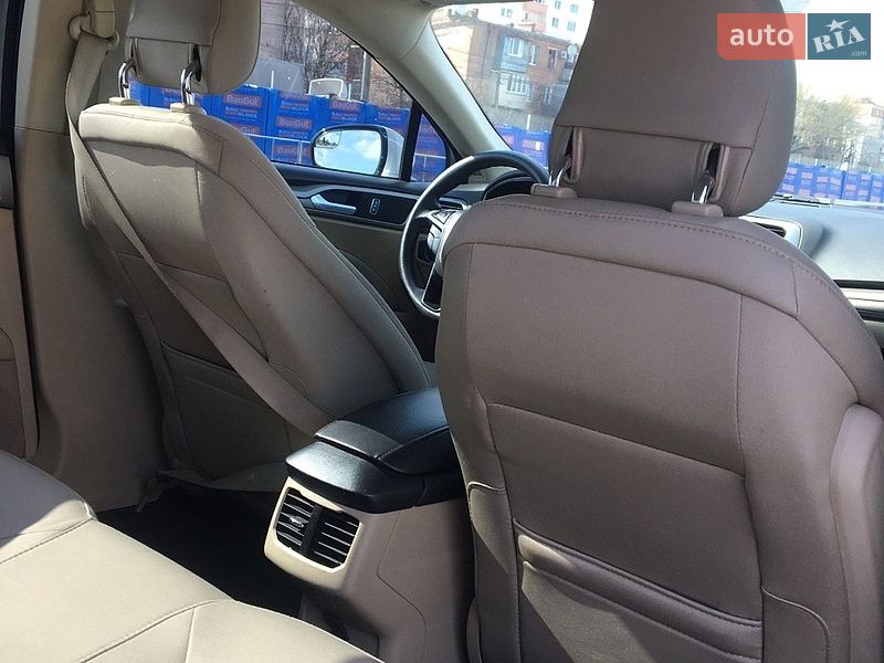 Седан Ford Fusion 2013 в Одесі