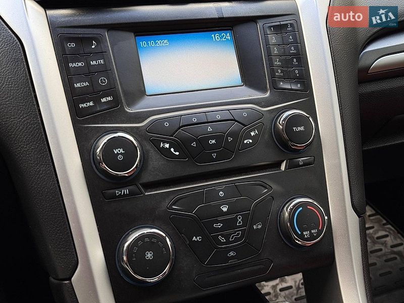 Седан Ford Fusion 2016 в Близнюках