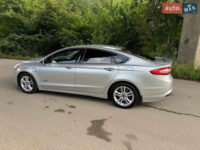 Седан Ford Fusion 2015 в Дніпрі
