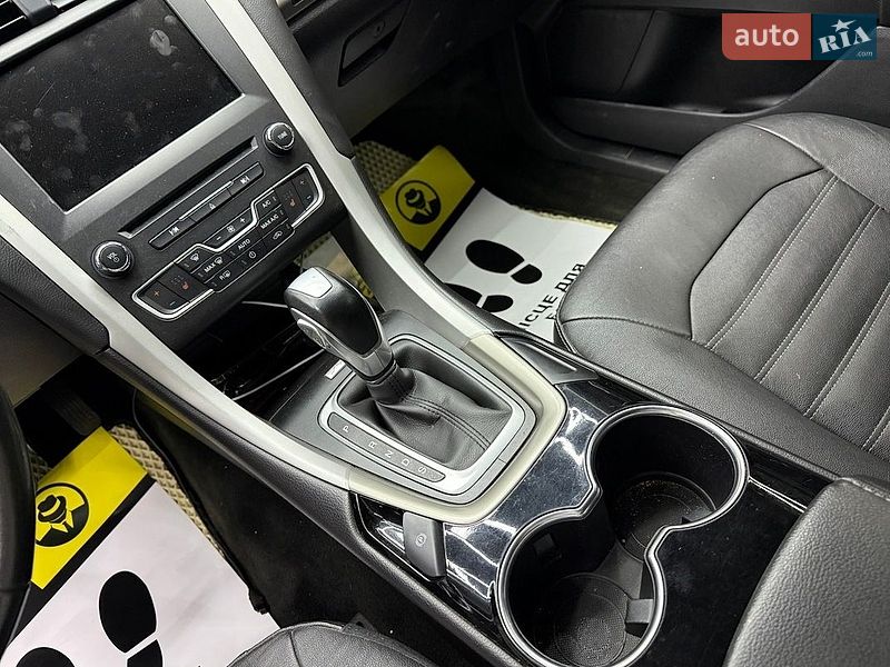 Седан Ford Fusion 2015 в Черновцах