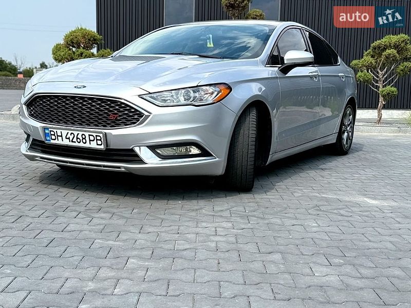 Седан Ford Fusion 2016 в Южноукраинске