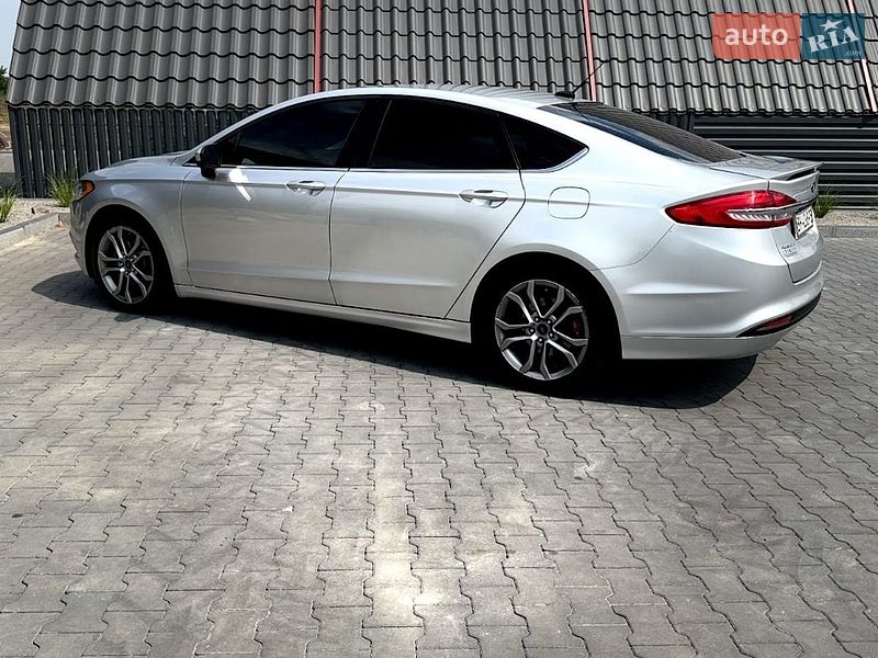 Седан Ford Fusion 2016 в Южноукраинске