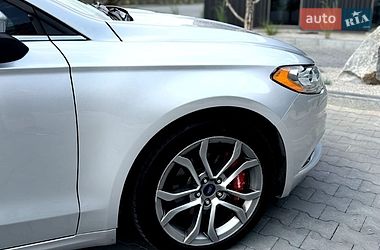 Седан Ford Fusion 2016 в Южноукраинске